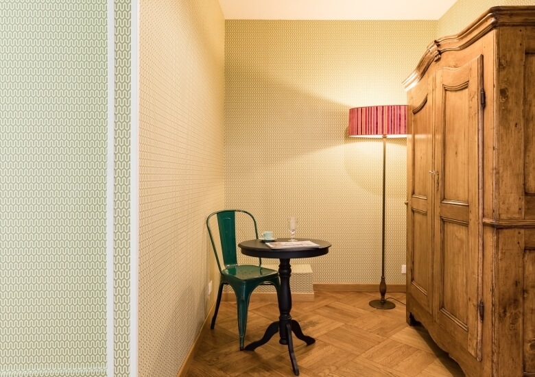 corner with lamp and wardrobe of the standard double bed 