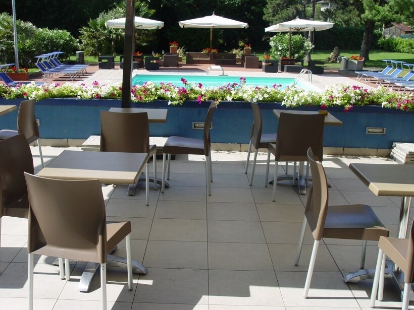 Relax in the pool of Soave Hotel