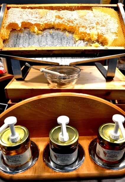 Different kinds of honey for your breakfast