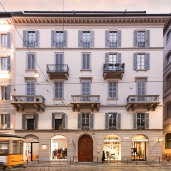 facciata palazzo manzoni milano