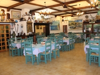 Overview of the restaurant hall