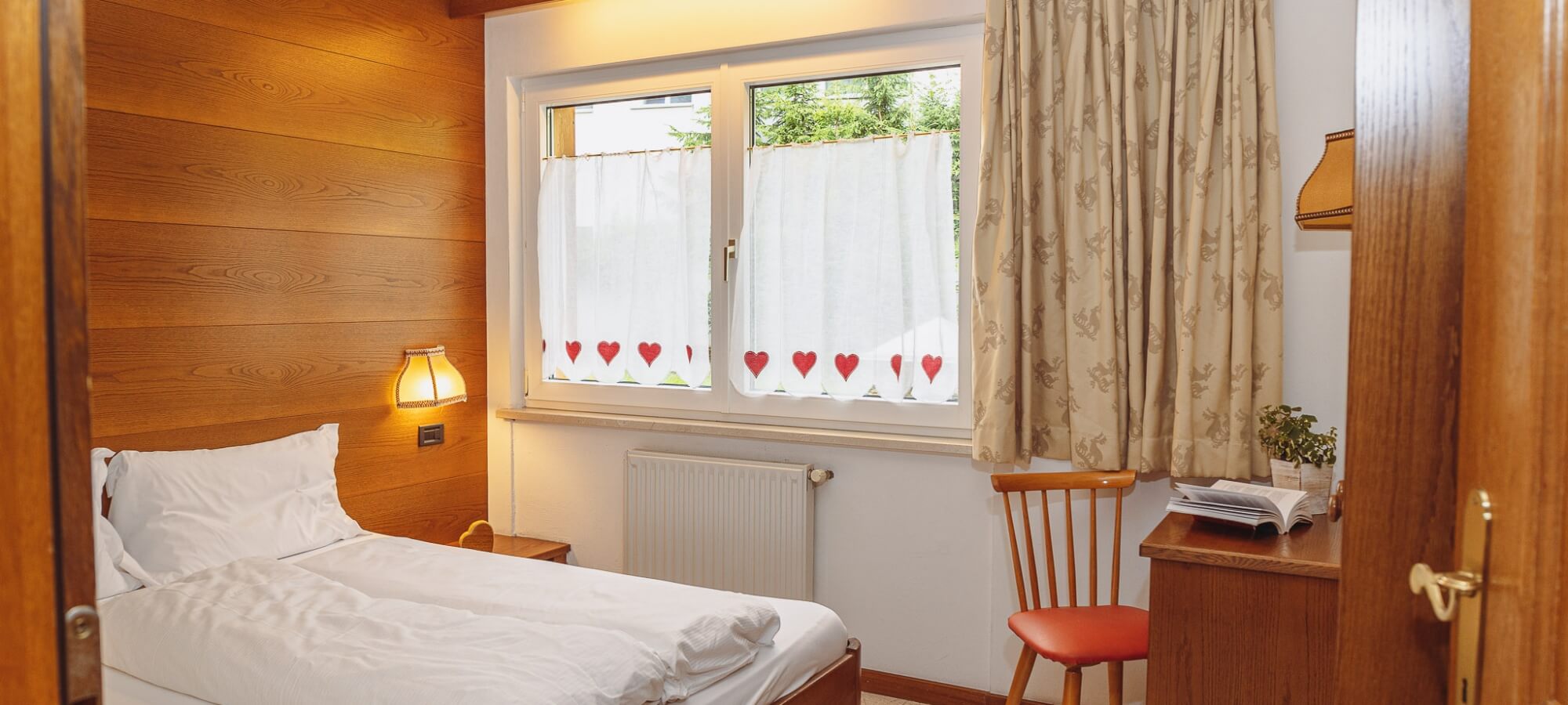 camera appartamento catinaccio di A Paolo