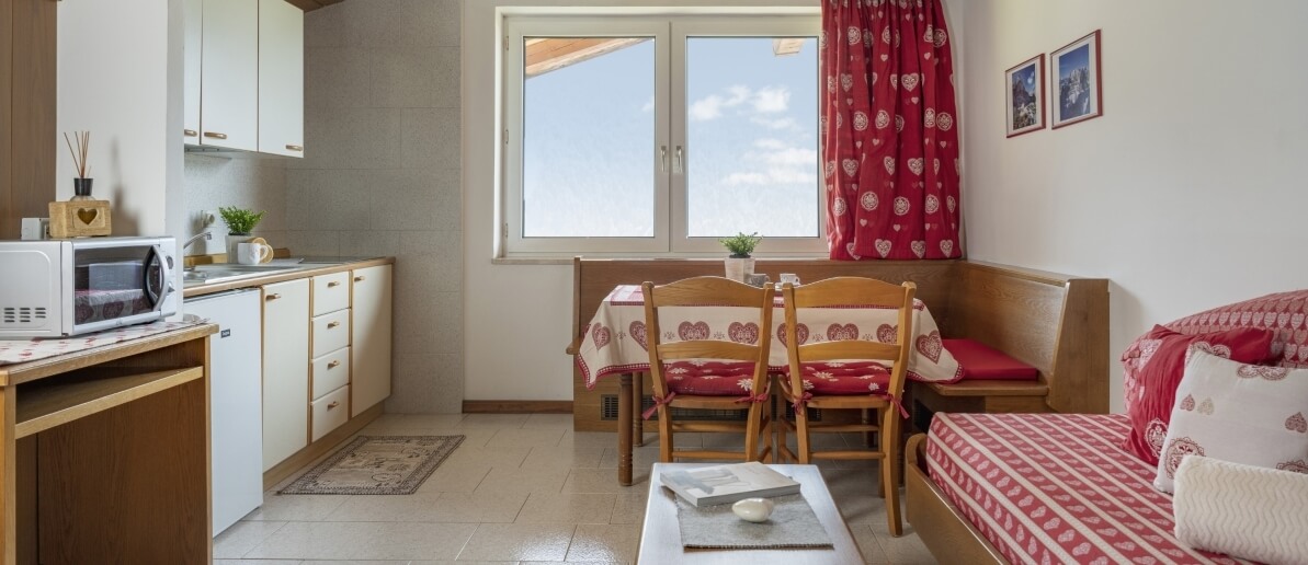 sala da pranzo appartamento marmolada