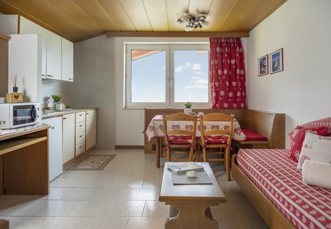 sala da pranzo appartamento marmolada