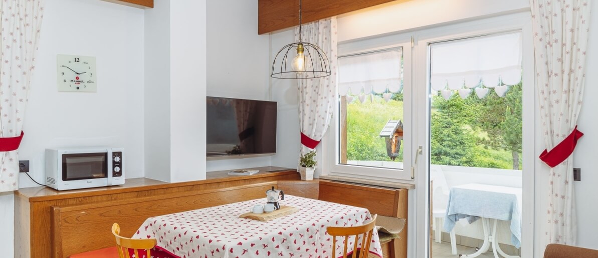 2 appartamento catinaccio sala da pranzo