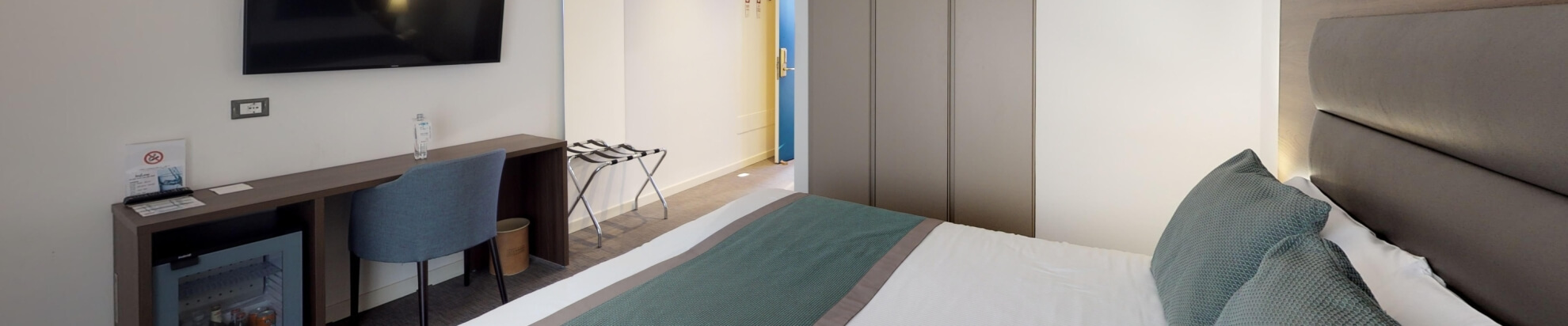 camera superior scrivania