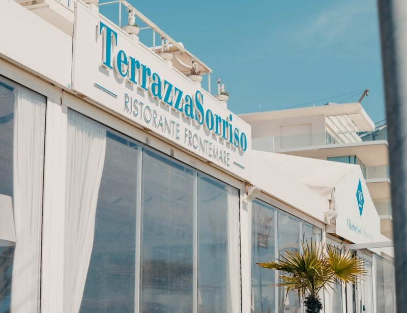 ristorante_terrazza_sorriso_-_vetrata_ingresso