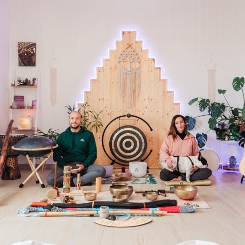 istruttori e sala yoga